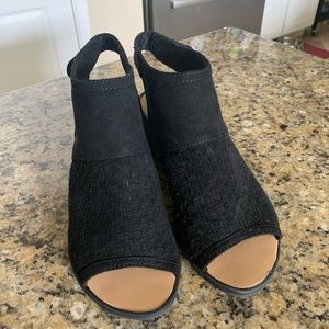 Girls Black Wedged Shoes